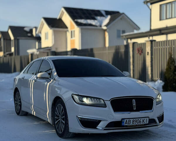 Белый Линкольн МКЗ, объемом двигателя 2 л и пробегом 255 тыс. км за 13950 $, фото 1 на Automoto.ua