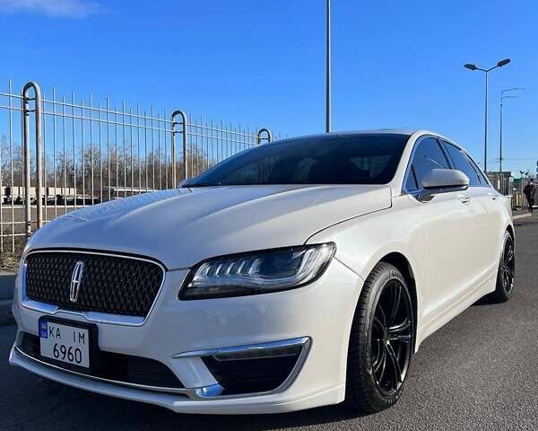 Белый Линкольн МКЗ, объемом двигателя 3 л и пробегом 82 тыс. км за 18000 $, фото 1 на Automoto.ua