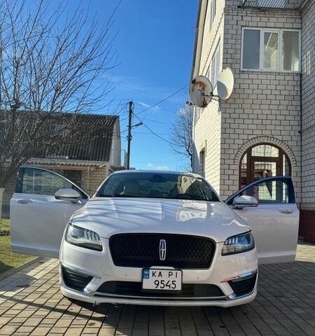 Белый Линкольн МКЗ, объемом двигателя 2 л и пробегом 78 тыс. км за 18900 $, фото 1 на Automoto.ua