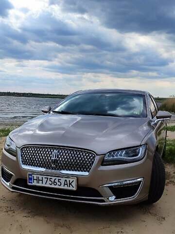 Бежевий Лінкольн MKZ, об'ємом двигуна 2 л та пробігом 107 тис. км за 21000 $, фото 1 на Automoto.ua
