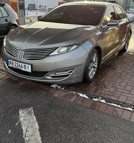 Сірий Лінкольн MKZ, об'ємом двигуна 2 л та пробігом 178 тис. км за 13600 $, фото 1 на Automoto.ua