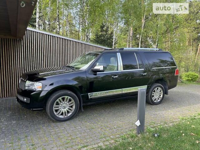 Черный Линкольн Навигатор, объемом двигателя 5.41 л и пробегом 160 тыс. км за 13500 $, фото 1 на Automoto.ua