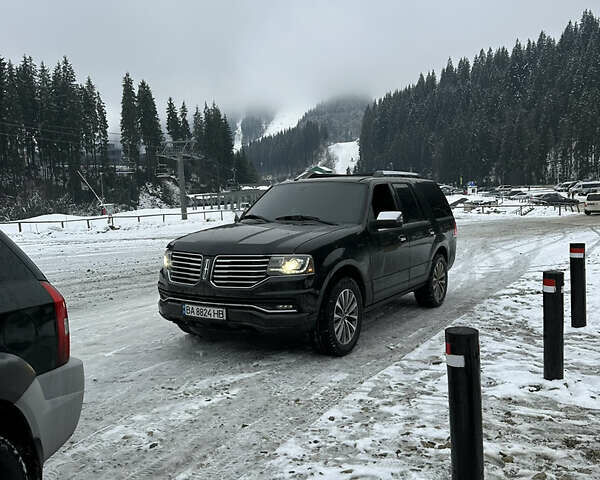Черный Линкольн Навигатор, объемом двигателя 3.5 л и пробегом 340 тыс. км за 21500 $, фото 1 на Automoto.ua