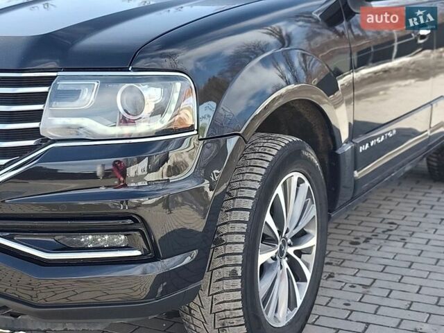 Черный Линкольн Навигатор, объемом двигателя 3.5 л и пробегом 347 тыс. км за 24500 $, фото 1 на Automoto.ua