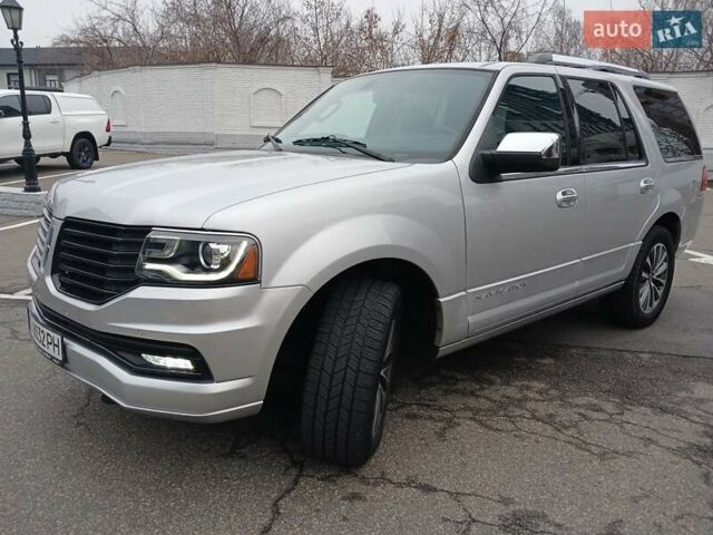 Сірий Лінкольн Navigator, об'ємом двигуна 3.5 л та пробігом 85 тис. км за 21500 $, фото 1 на Automoto.ua