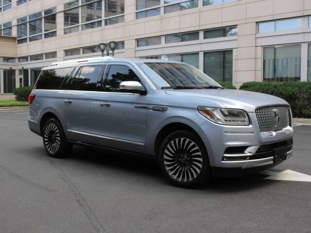 Сірий Лінкольн Navigator, об'ємом двигуна 3.5 л та пробігом 50 тис. км за 28000 $, фото 1 на Automoto.ua