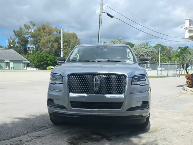 Серый Линкольн Навигатор, объемом двигателя 0 л и пробегом 90 тыс. км за 25000 $, фото 1 на Automoto.ua