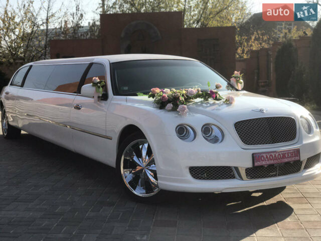 Білий Лінкольн Town Car, об'ємом двигуна 4.6 л та пробігом 156 тис. км за 29000 $, фото 1 на Automoto.ua