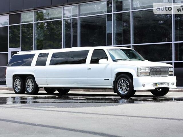 Білий Лінкольн Town Car, об'ємом двигуна 5.7 л та пробігом 250 тис. км за 40000 $, фото 1 на Automoto.ua