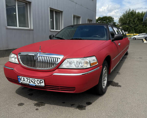 Червоний Лінкольн Town Car, об'ємом двигуна 4.6 л та пробігом 150 тис. км за 7500 $, фото 1 на Automoto.ua