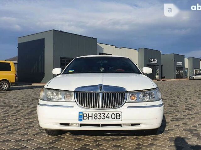 Лінкольн Town Car, об'ємом двигуна 4.6 л та пробігом 334 тис. км за 8000 $, фото 1 на Automoto.ua