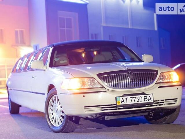 Лінкольн Town Car, об'ємом двигуна 4.6 л та пробігом 140 тис. км за 13000 $, фото 1 на Automoto.ua