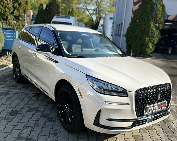 Белый Линкольн Corsair, объемом двигателя 2 л и пробегом 15 тыс. км за 34800 $, фото 1 на Automoto.ua