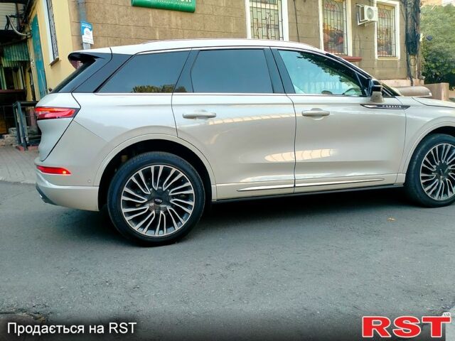 Линкольн Corsair, объемом двигателя 3 л и пробегом 29 тыс. км за 32000 $, фото 1 на Automoto.ua