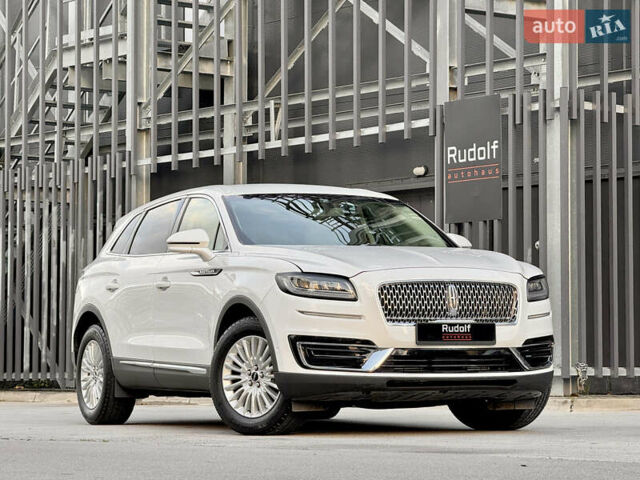 Белый Линкольн Nautilus, объемом двигателя 2 л и пробегом 35 тыс. км за 21500 $, фото 1 на Automoto.ua