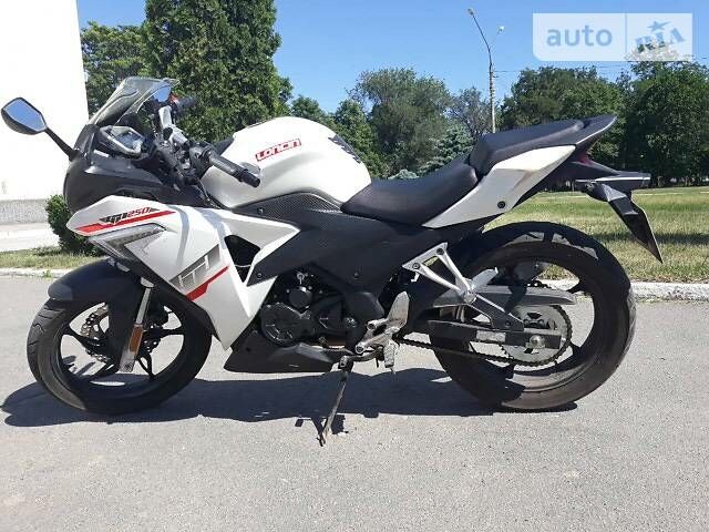 Белый Лонкин 250CC, объемом двигателя 0.25 л и пробегом 10 тыс. км за 1400 $, фото 1 на Automoto.ua