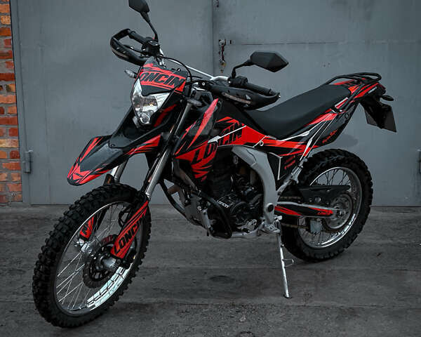 Черный Лонкин 250CC, объемом двигателя 0.22 л и пробегом 13 тыс. км за 1650 $, фото 1 на Automoto.ua