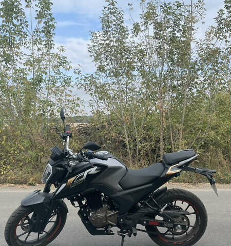 Черный Лонкин LX250-15 CR4, объемом двигателя 0.25 л и пробегом 4 тыс. км за 1950 $, фото 1 на Automoto.ua