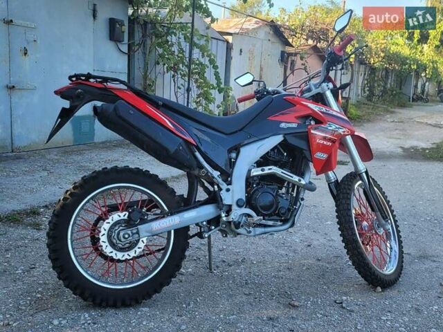 Красный Лонкин LX 250GY-3, объемом двигателя 0.25 л и пробегом 11 тыс. км за 1600 $, фото 1 на Automoto.ua