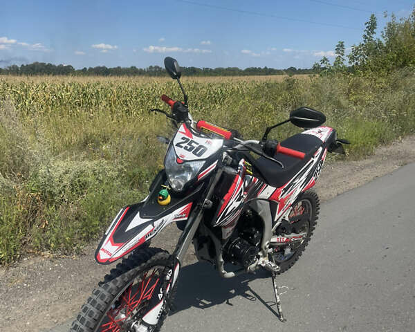 Лонкин LX 250GY-3, объемом двигателя 0 л и пробегом 11 тыс. км за 1500 $, фото 1 на Automoto.ua