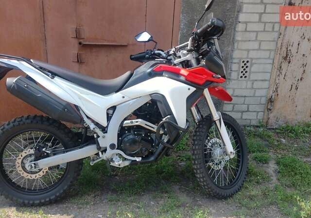 Красный Лонкин LX 250GY-3G, объемом двигателя 0.25 л и пробегом 3 тыс. км за 1700 $, фото 1 на Automoto.ua