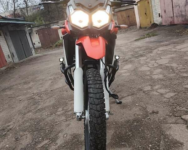 Красный Лонкин LX 250GY-3G, объемом двигателя 0.22 л и пробегом 23 тыс. км за 1750 $, фото 1 на Automoto.ua