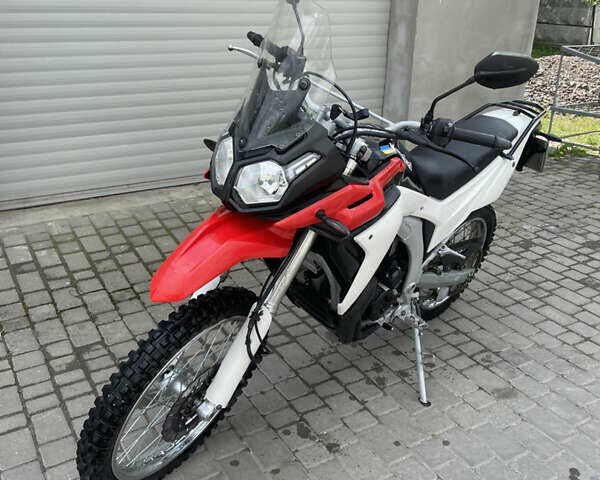 Красный Лонкин LX 250GY-3G, объемом двигателя 0.22 л и пробегом 22 тыс. км за 1300 $, фото 1 на Automoto.ua