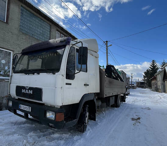 Белый МАН 10.223, объемом двигателя 4.58 л и пробегом 300 тыс. км за 20000 $, фото 1 на Automoto.ua