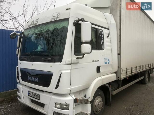 Белый МАН 12.220, объемом двигателя 6.9 л и пробегом 100 тыс. км за 31200 $, фото 1 на Automoto.ua