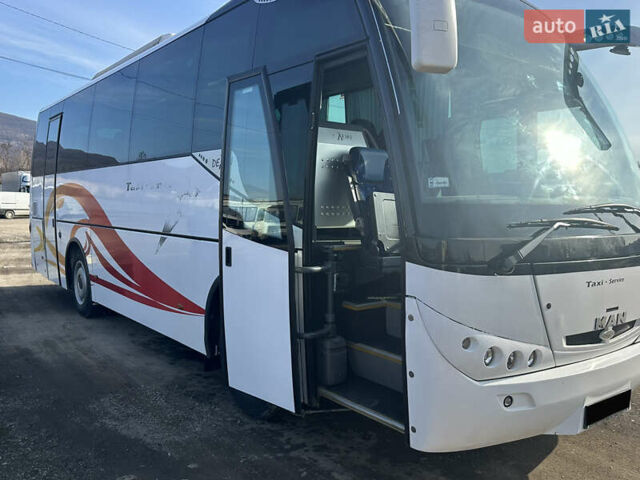Белый МАН 13.220, объемом двигателя 6.87 л и пробегом 381 тыс. км за 48500 $, фото 1 на Automoto.ua
