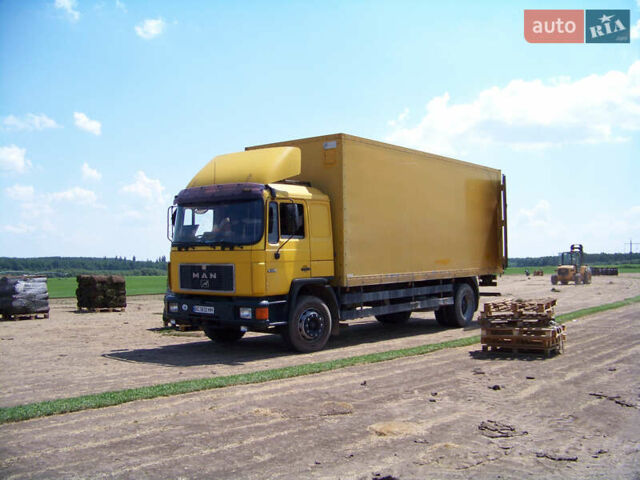 Желтый МАН 18.232, объемом двигателя 6.9 л и пробегом 800 тыс. км за 9400 $, фото 1 на Automoto.ua