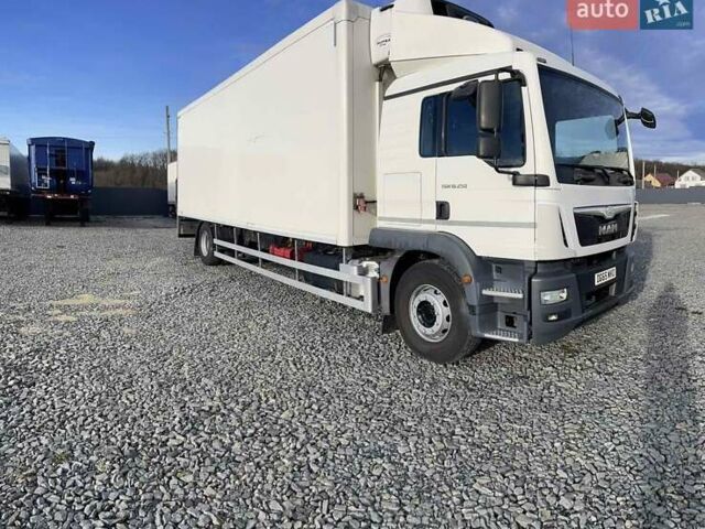 Белый МАН 18.250, объемом двигателя 6.8 л и пробегом 500 тыс. км за 38000 $, фото 1 на Automoto.ua