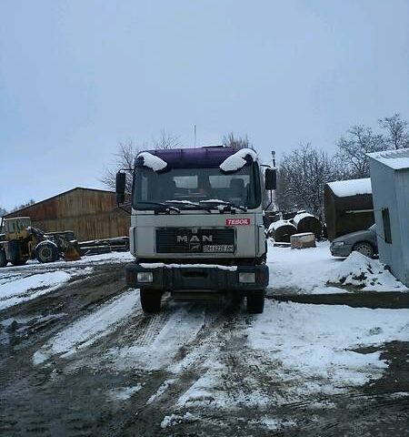 Белый МАН 33.322, объемом двигателя 9.8 л и пробегом 460 тыс. км за 20000 $, фото 1 на Automoto.ua