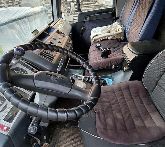 Белый МАН 8.180, объемом двигателя 4.58 л и пробегом 680 тыс. км за 11000 $, фото 1 на Automoto.ua