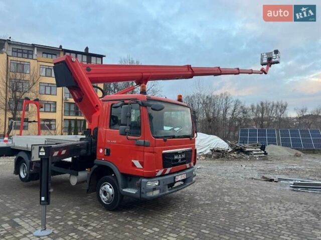 Красный МАН 8.180, объемом двигателя 4.2 л и пробегом 42 тыс. км за 104656 $, фото 1 на Automoto.ua