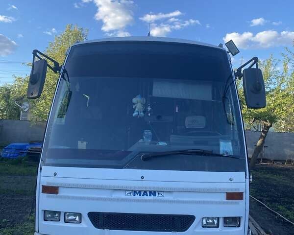 Белый МАН 9.150 пасс., объемом двигателя 6.87 л и пробегом 800 тыс. км за 5499 $, фото 1 на Automoto.ua