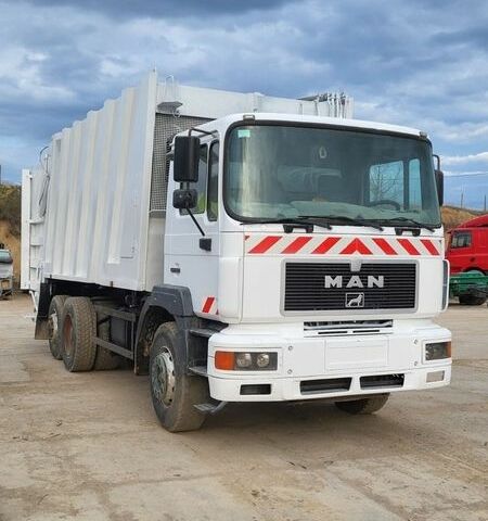 Белый МАН Ф 2000, объемом двигателя 0 л и пробегом 800 тыс. км за 14200 $, фото 1 на Automoto.ua