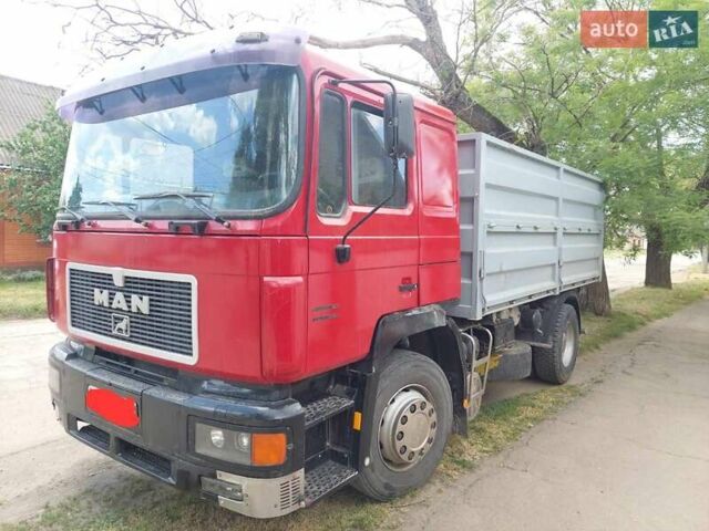 Червоний МАН F 2000, об'ємом двигуна 11.97 л та пробігом 330 тис. км за 16000 $, фото 1 на Automoto.ua