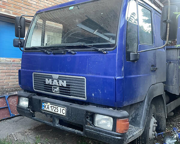 Синий МАН Л 2000, объемом двигателя 4.85 л и пробегом 642 тыс. км за 5900 $, фото 1 на Automoto.ua