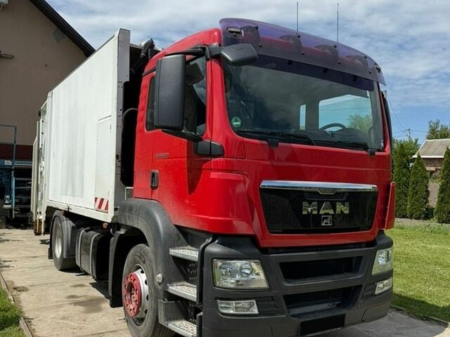 Красный МАН ТГС, объемом двигателя 10.52 л и пробегом 400 тыс. км за 55000 $, фото 1 на Automoto.ua