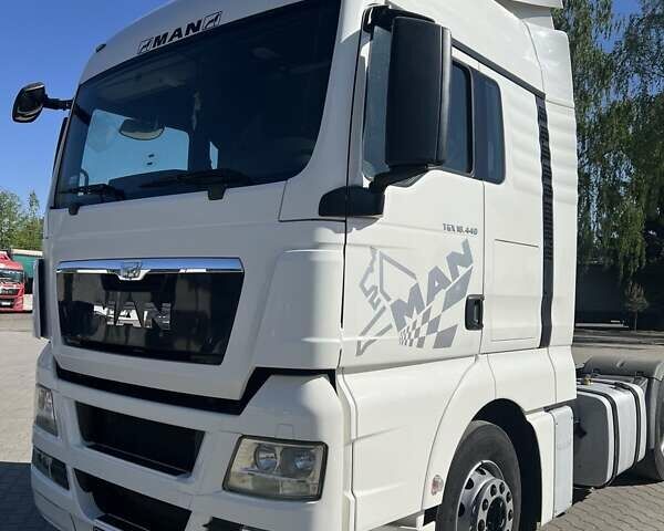 Белый МАН ТГКС, объемом двигателя 10.5 л и пробегом 904 тыс. км за 18900 $, фото 1 на Automoto.ua