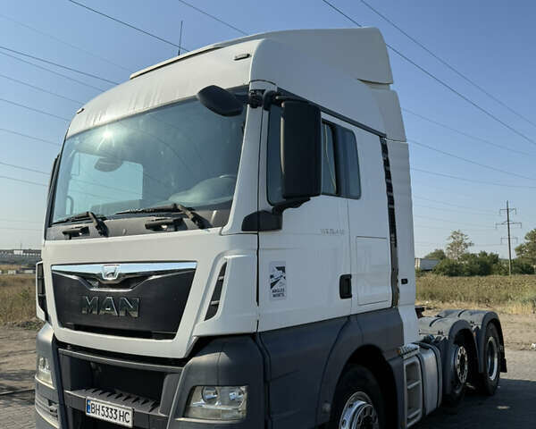 Белый МАН ТГКС, объемом двигателя 12.42 л и пробегом 700 тыс. км за 20000 $, фото 1 на Automoto.ua