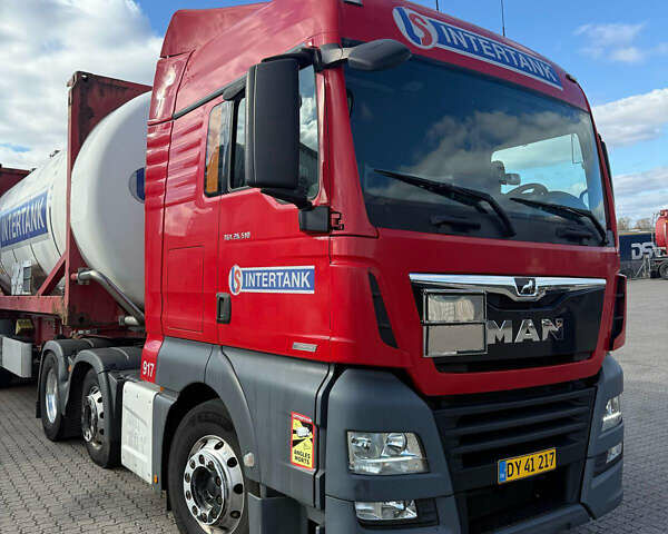 Красный МАН ТГКС, объемом двигателя 12.5 л и пробегом 530 тыс. км за 45000 $, фото 1 на Automoto.ua