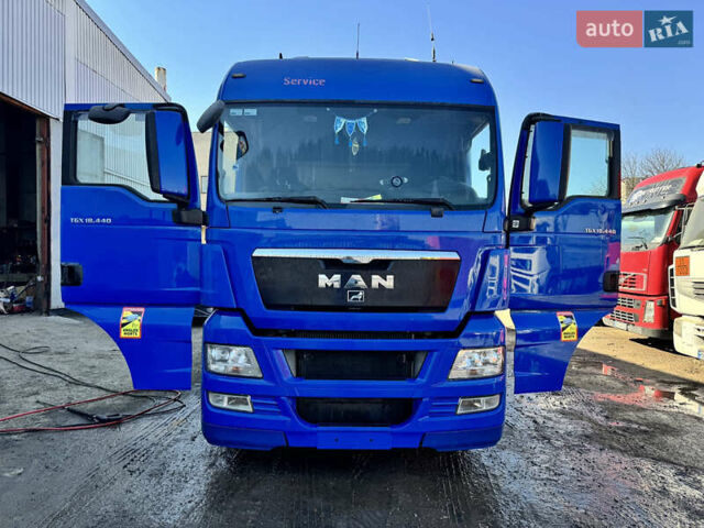 Синий МАН ТГКС, объемом двигателя 10.5 л и пробегом 400 тыс. км за 10000 $, фото 1 на Automoto.ua