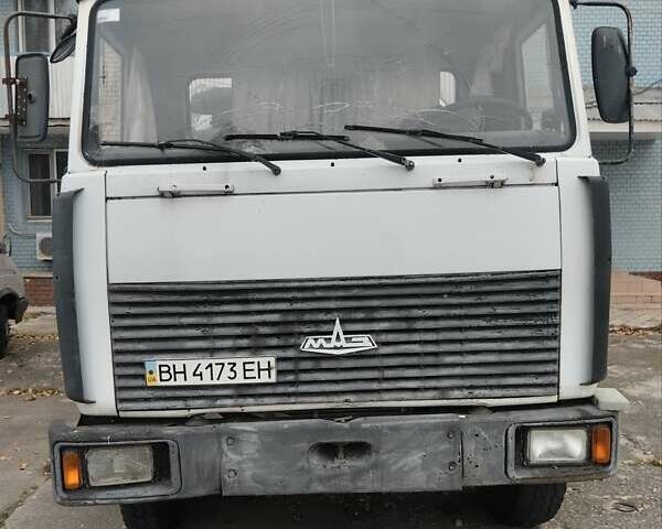 Белый МАЗ 533702, объемом двигателя 11.15 л и пробегом 200 тыс. км за 11000 $, фото 1 на Automoto.ua