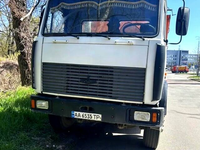 Белый МАЗ 5516, объемом двигателя 14 л и пробегом 400 тыс. км за 13000 $, фото 1 на Automoto.ua