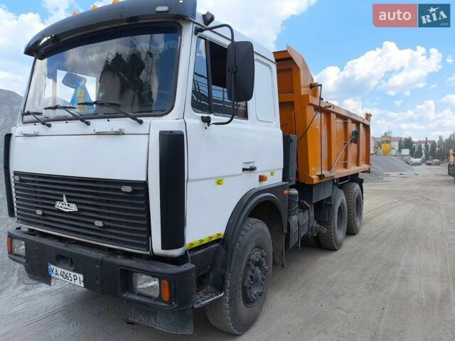 Белый МАЗ 551605, объемом двигателя 14.86 л и пробегом 270 тыс. км за 16700 $, фото 1 на Automoto.ua