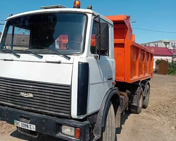 Белый МАЗ 551605, объемом двигателя 14.86 л и пробегом 120 тыс. км за 10500 $, фото 1 на Automoto.ua