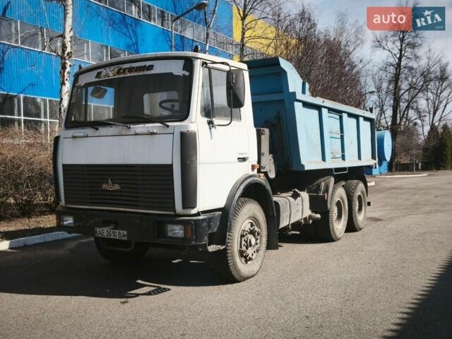 Белый МАЗ 551605, объемом двигателя 14.86 л и пробегом 39 тыс. км за 15000 $, фото 1 на Automoto.ua