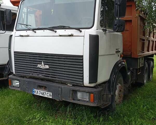Белый МАЗ 551605, объемом двигателя 14.86 л и пробегом 300 тыс. км за 20000 $, фото 1 на Automoto.ua
